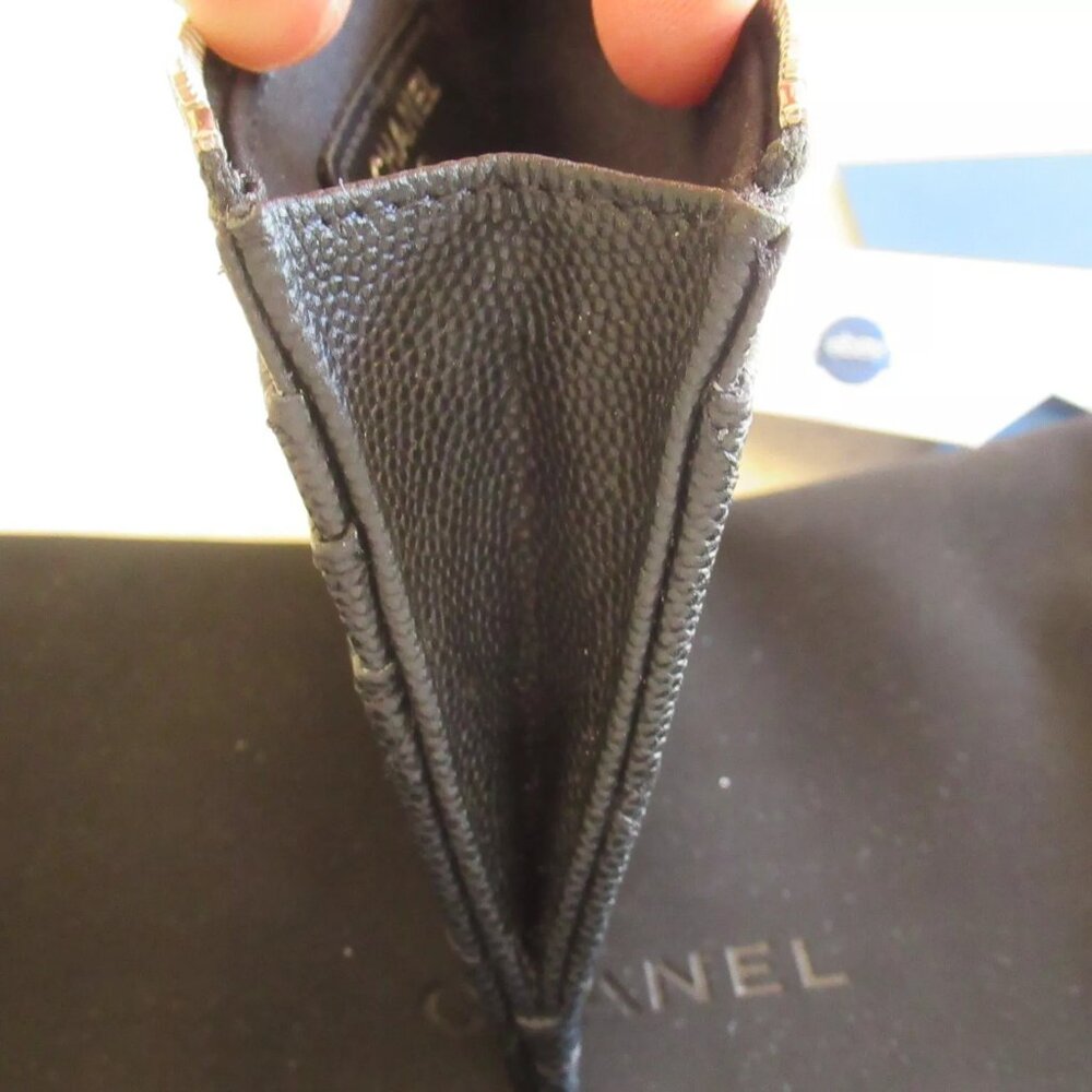 AUTHENTIC Chanel black Caviar Classic White Quilted Zip Coin Card Holder Wallet - Picture 11 of 16